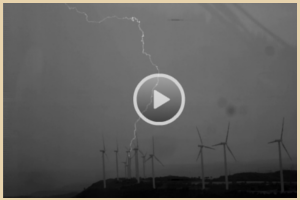 Imagen del vídeo del LRG dónde se inician rayos en turbinas eólicas.